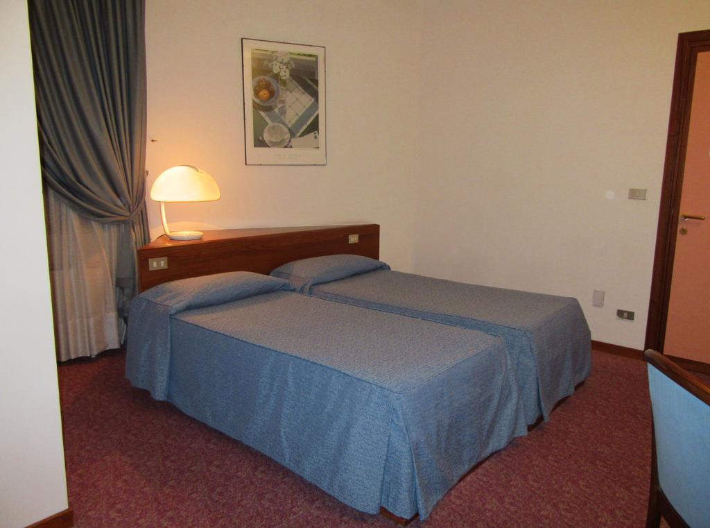 Hotel Giardino Prato  Bagian luar foto