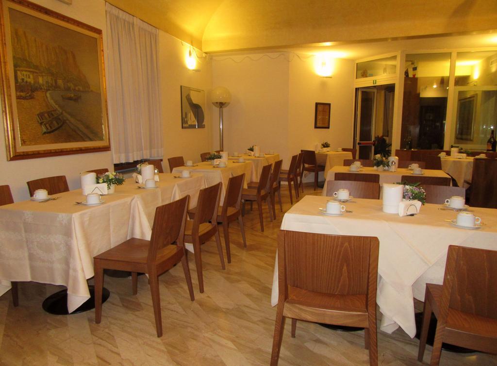 Hotel Giardino Prato  Bagian luar foto